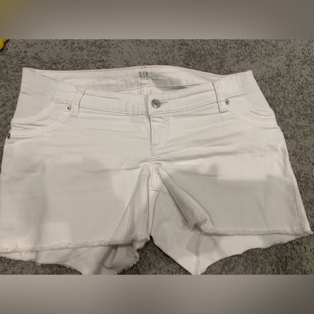 Gap maternity white denim shorts size 4
